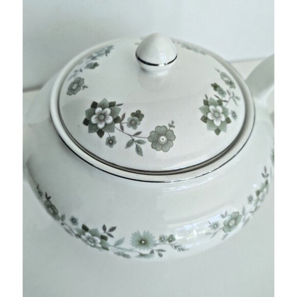 1960’s Vintage Johnson Bros Snowhite Meadowvale Green Floral Teapot 6 Cup - Picture 3 of 13